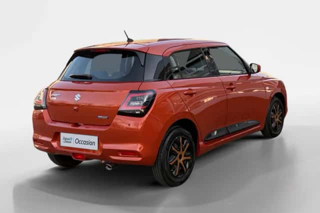 Suzuki Swift (2025) thumbnail 3