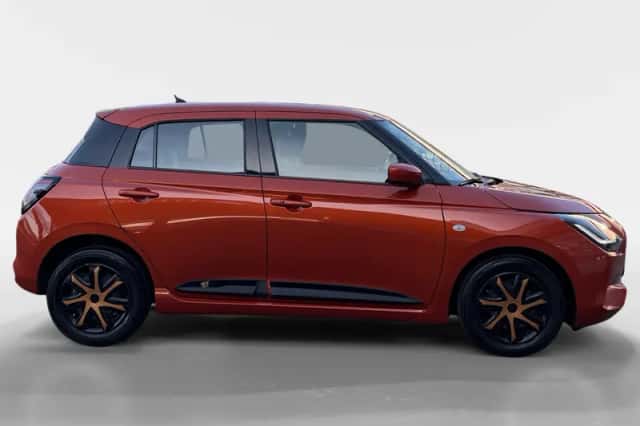 Suzuki Swift (2025) thumbnail 9