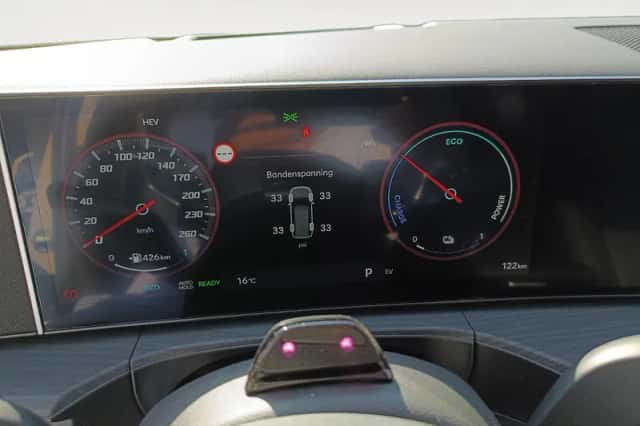 Hyundai Santa Fe (2025) thumbnail 19