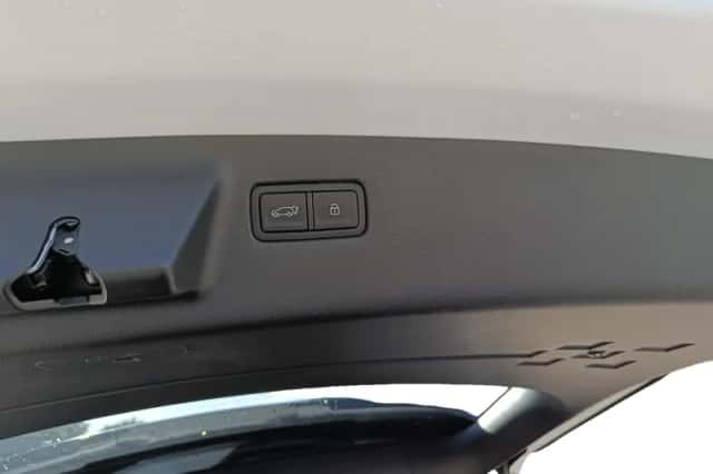 Hyundai Santa Fe (2025) thumbnail 24
