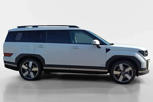Hyundai Santa Fe (2025) thumbnail 4
