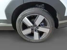 Hyundai Santa Fe (2025) thumbnail 9