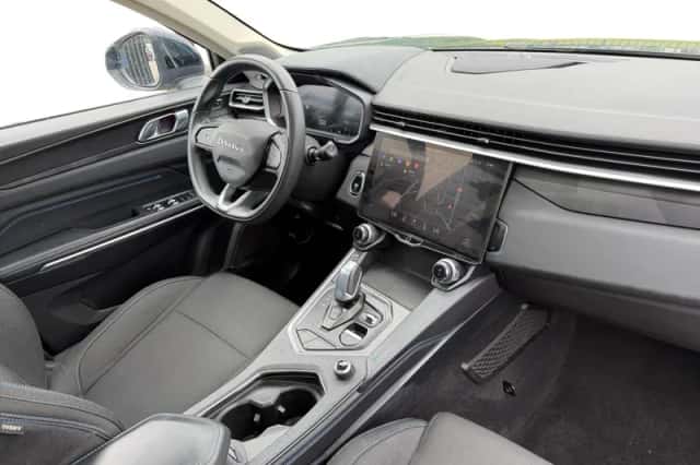 Lynk & Co 01 (2023) thumbnail 9