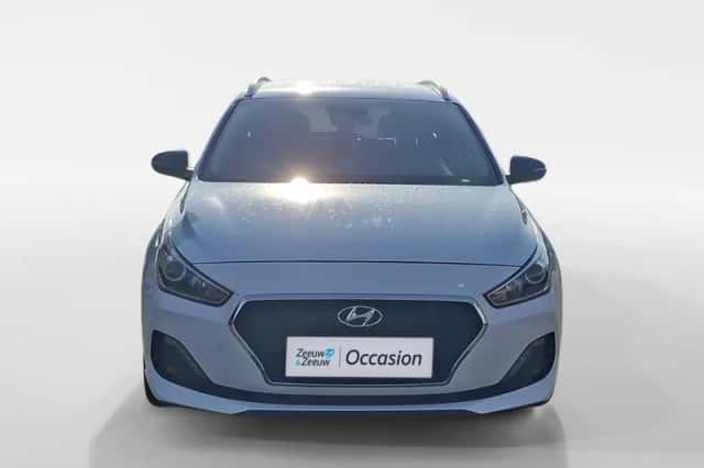 Hyundai i30 (2020) thumbnail 3