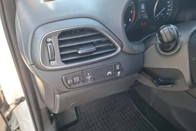 Hyundai i30 (2020) thumbnail 23