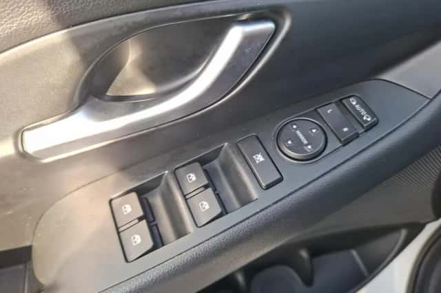 Hyundai i30 (2020) thumbnail 24