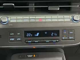 Hyundai Kona (2024) thumbnail 8