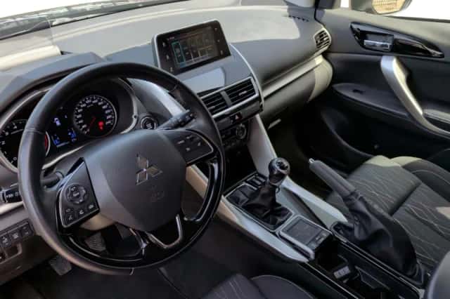 Mitsubishi Eclipse Cross (2018) thumbnail 16