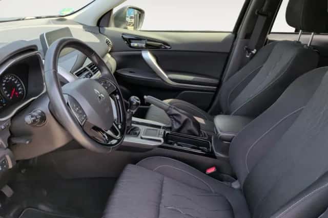 Mitsubishi Eclipse Cross (2018) thumbnail 8