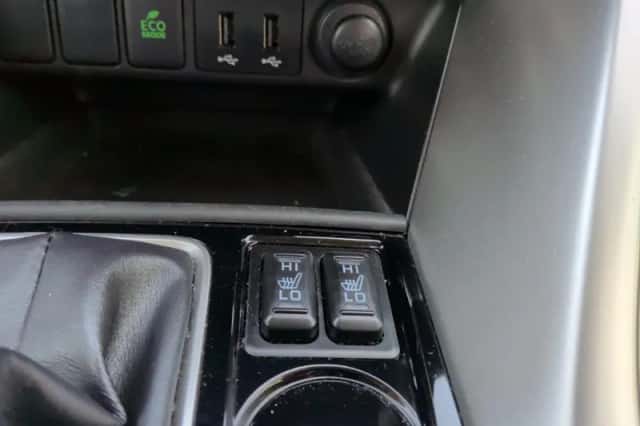 Mitsubishi Eclipse Cross (2018) thumbnail 9