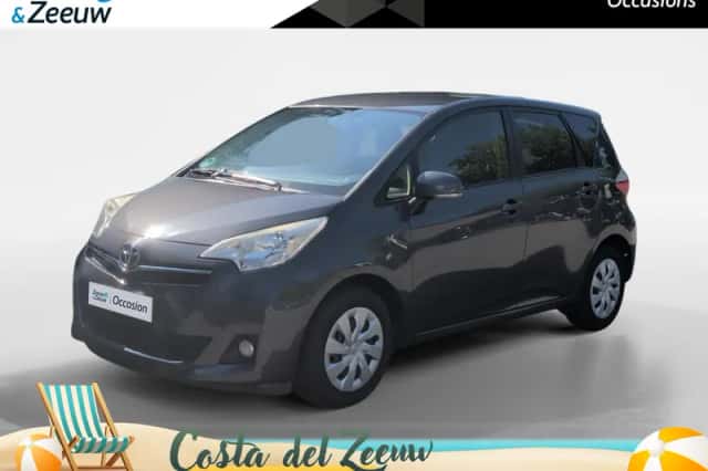 Toyota Verso-S (2013) thumbnail 1