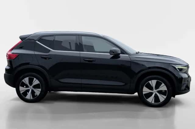 Volvo XC40 (2022) thumbnail 2