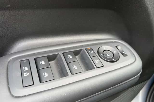 Hyundai Santa Fe (2024) thumbnail 13