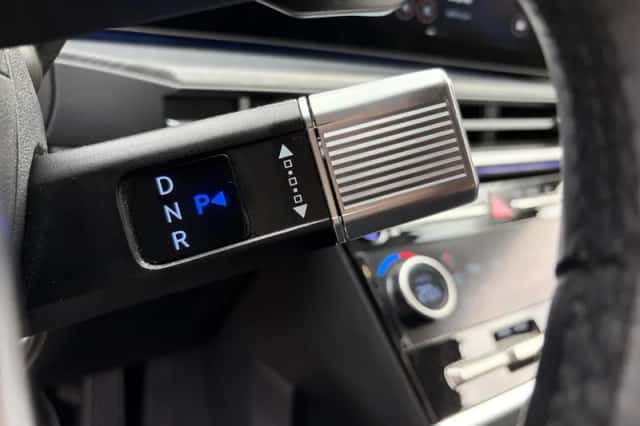Hyundai Santa Fe (2024) thumbnail 10