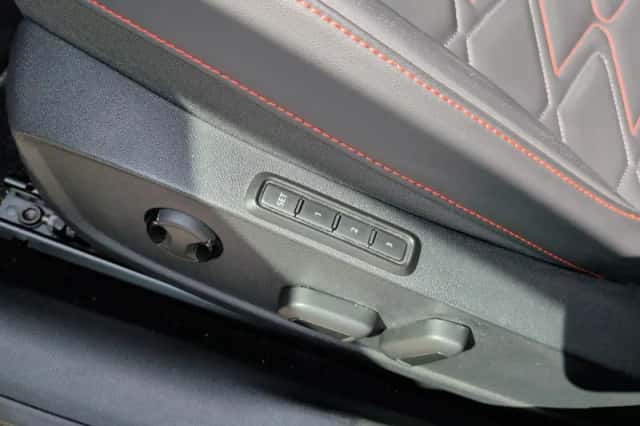 SEAT Leon (2021) thumbnail 15