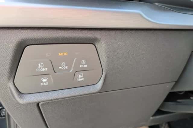 SEAT Leon (2021) thumbnail 16