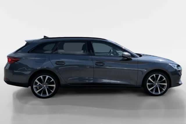 SEAT Leon (2021) thumbnail 3