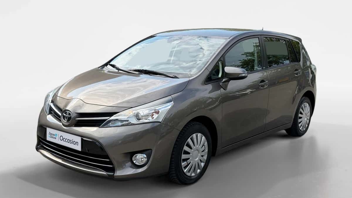 Toyota Verso (2017) — foto 1