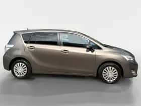 Toyota Verso (2017) thumbnail 4