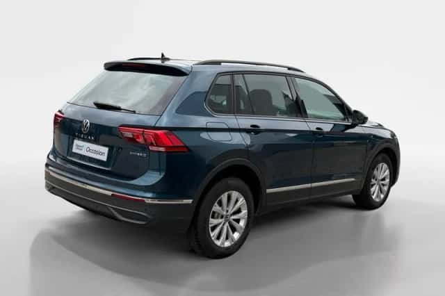 Volkswagen Tiguan (2022) thumbnail 2