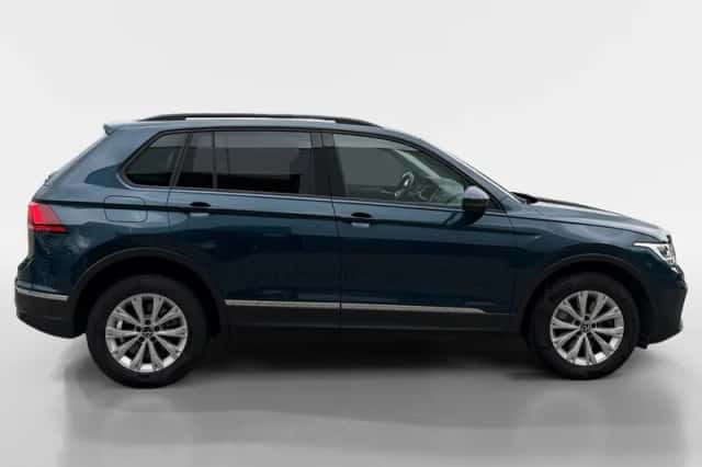 Volkswagen Tiguan (2022) thumbnail 5