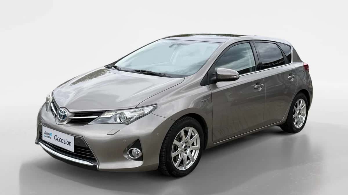 Toyota Auris (2014) — foto 1