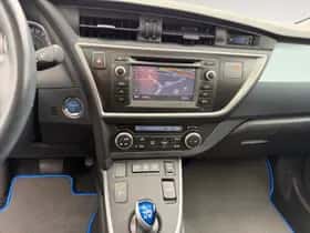 Toyota Auris (2014) thumbnail 12