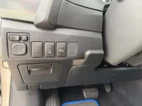 Toyota Auris (2014) thumbnail 14