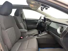 Toyota Auris (2014) thumbnail 15