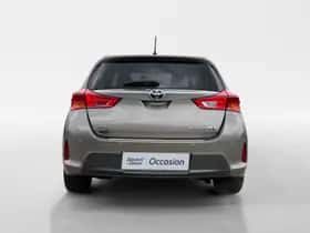 Toyota Auris (2014) thumbnail 5