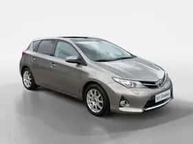 Toyota Auris (2014) thumbnail 6