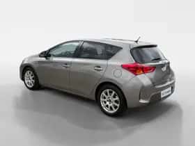 Toyota Auris (2014) thumbnail 7