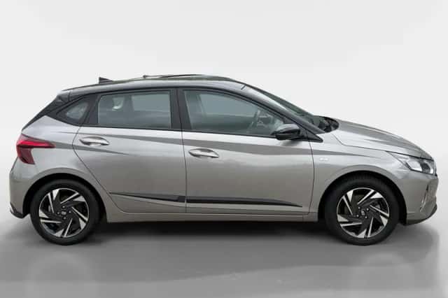 Hyundai i20 (2023) thumbnail 3
