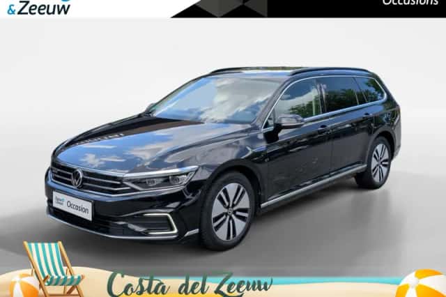 Volkswagen Passat (2021) thumbnail 1