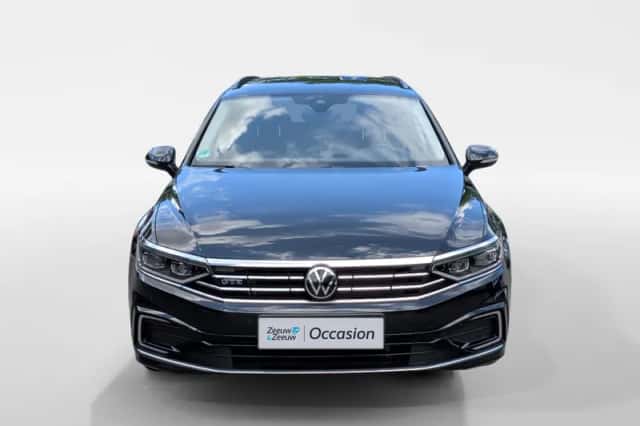 Volkswagen Passat (2021) thumbnail 2