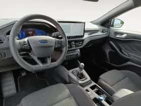 Ford Focus (2022) thumbnail 19