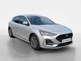 Ford Focus (2022) thumbnail 3