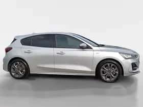Ford Focus (2022) thumbnail 6