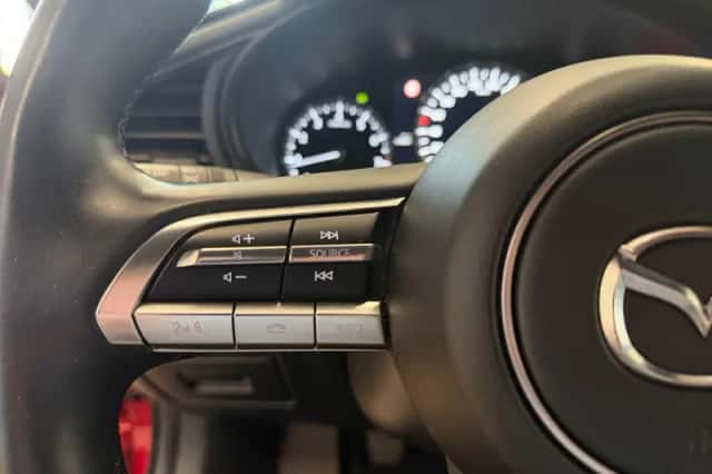 Mazda 3 (2019) thumbnail 16
