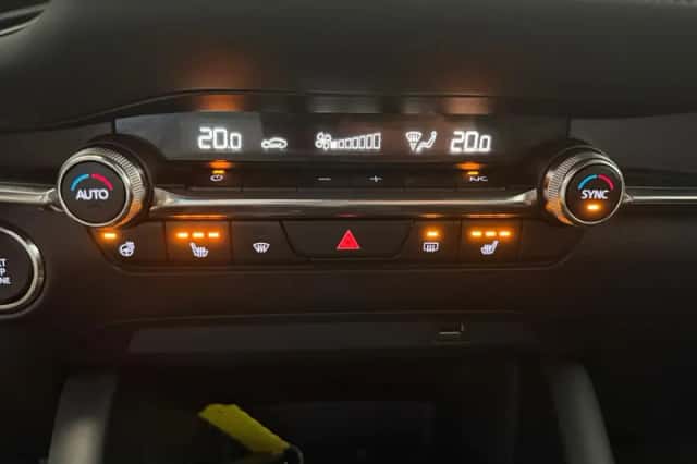 Mazda 3 (2019) thumbnail 22