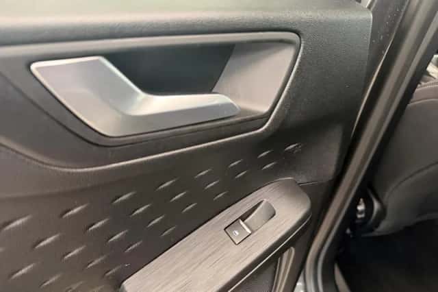 Ford Kuga (2020) thumbnail 23