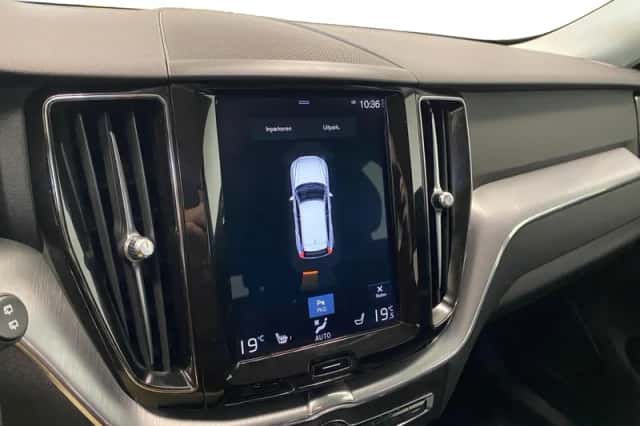 Volvo XC60 (2018) thumbnail 13