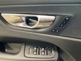 Volvo XC60 (2018) thumbnail 17