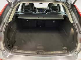 Volvo XC60 (2018) thumbnail 20