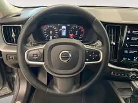 Volvo XC60 (2018) thumbnail 22