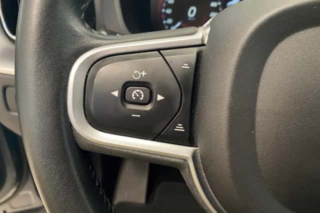 Volvo XC60 (2018) thumbnail 23