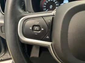 Volvo XC60 (2018) thumbnail 23