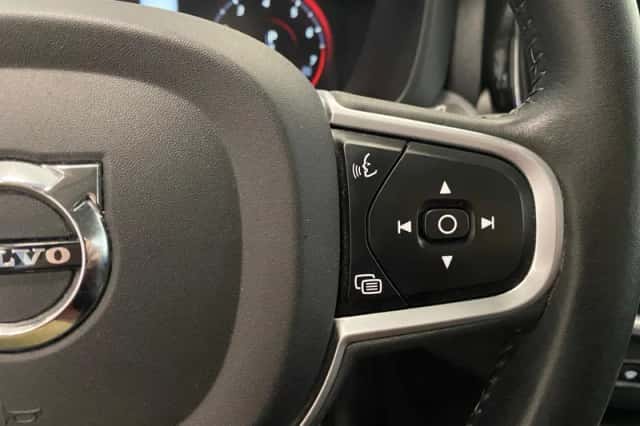 Volvo XC60 (2018) thumbnail 24