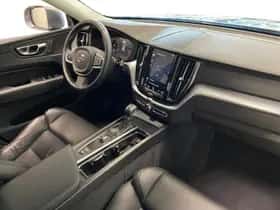 Volvo XC60 (2018) thumbnail 26