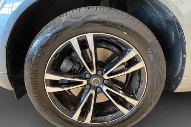 Volvo XC60 (2018) thumbnail 8